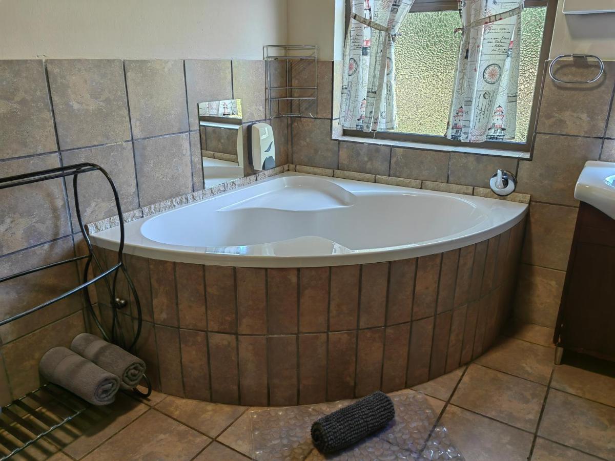 Mountain Valley Stay - Unit 4 Mbombela Eksteriør billede