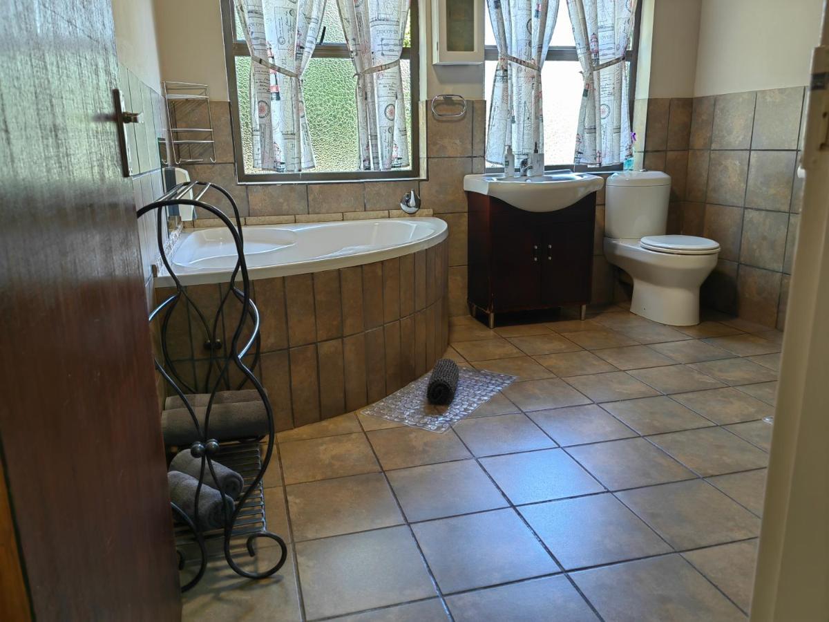 Mountain Valley Stay - Unit 4 Mbombela Eksteriør billede